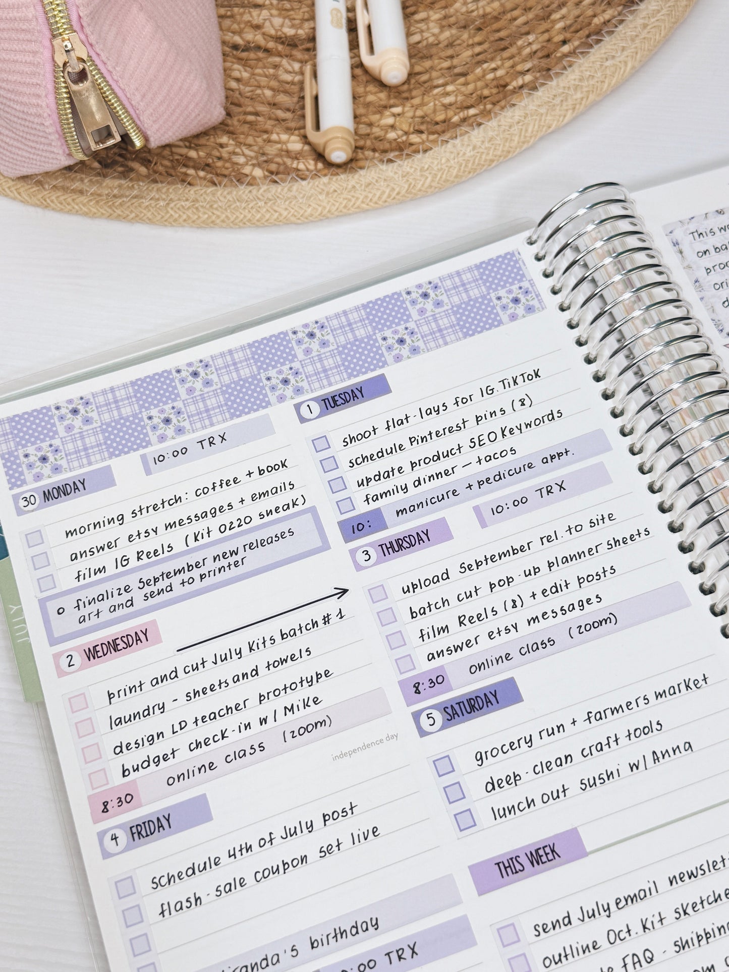 Kit 0249 - 7x9 - EC Dashboard Planner - January - Icy Lace