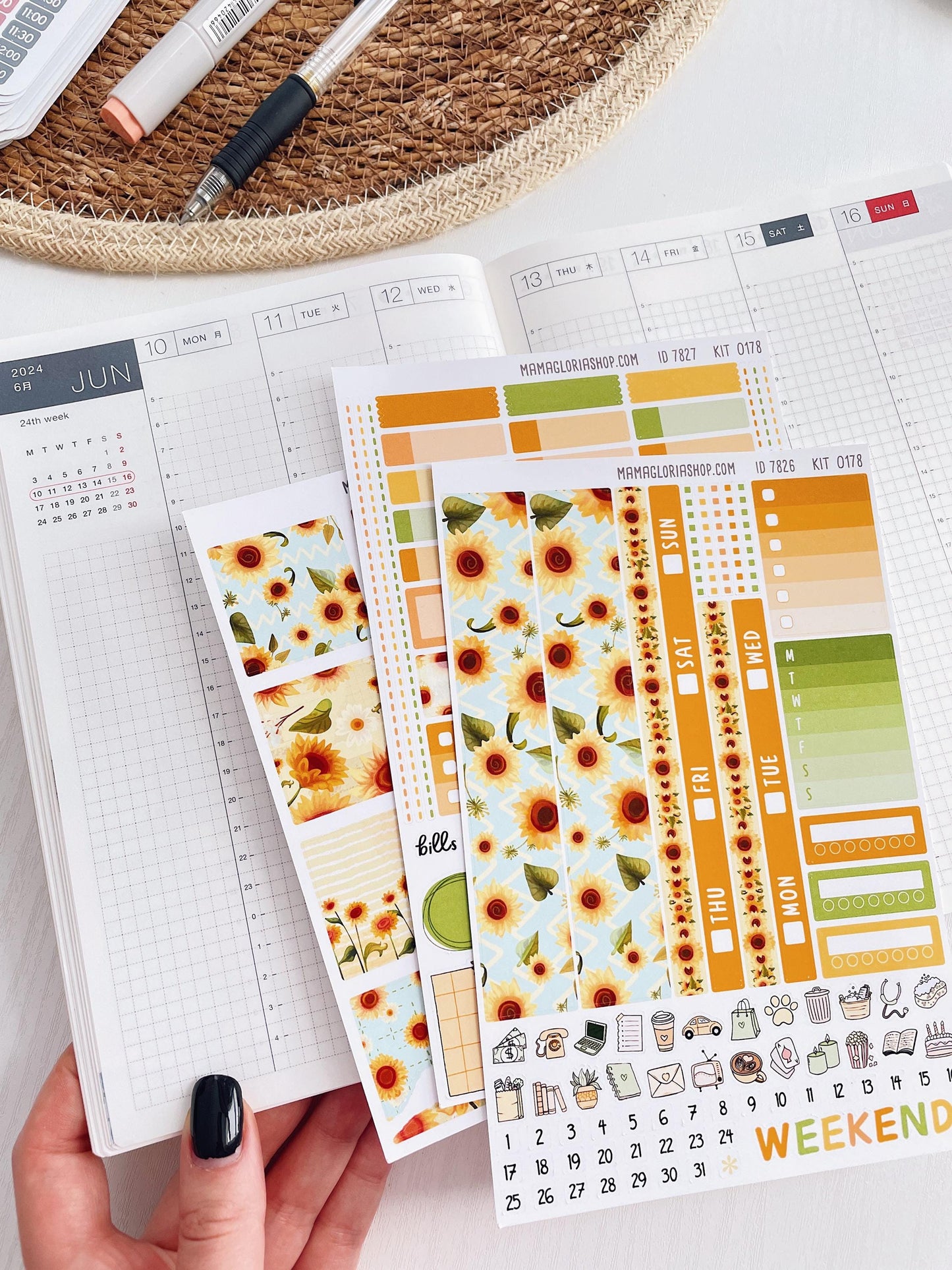 Kit 0262 - Hobonichi Cousin - Weekly Kit - April - Spring Puffs - 1.3” Wide Columns