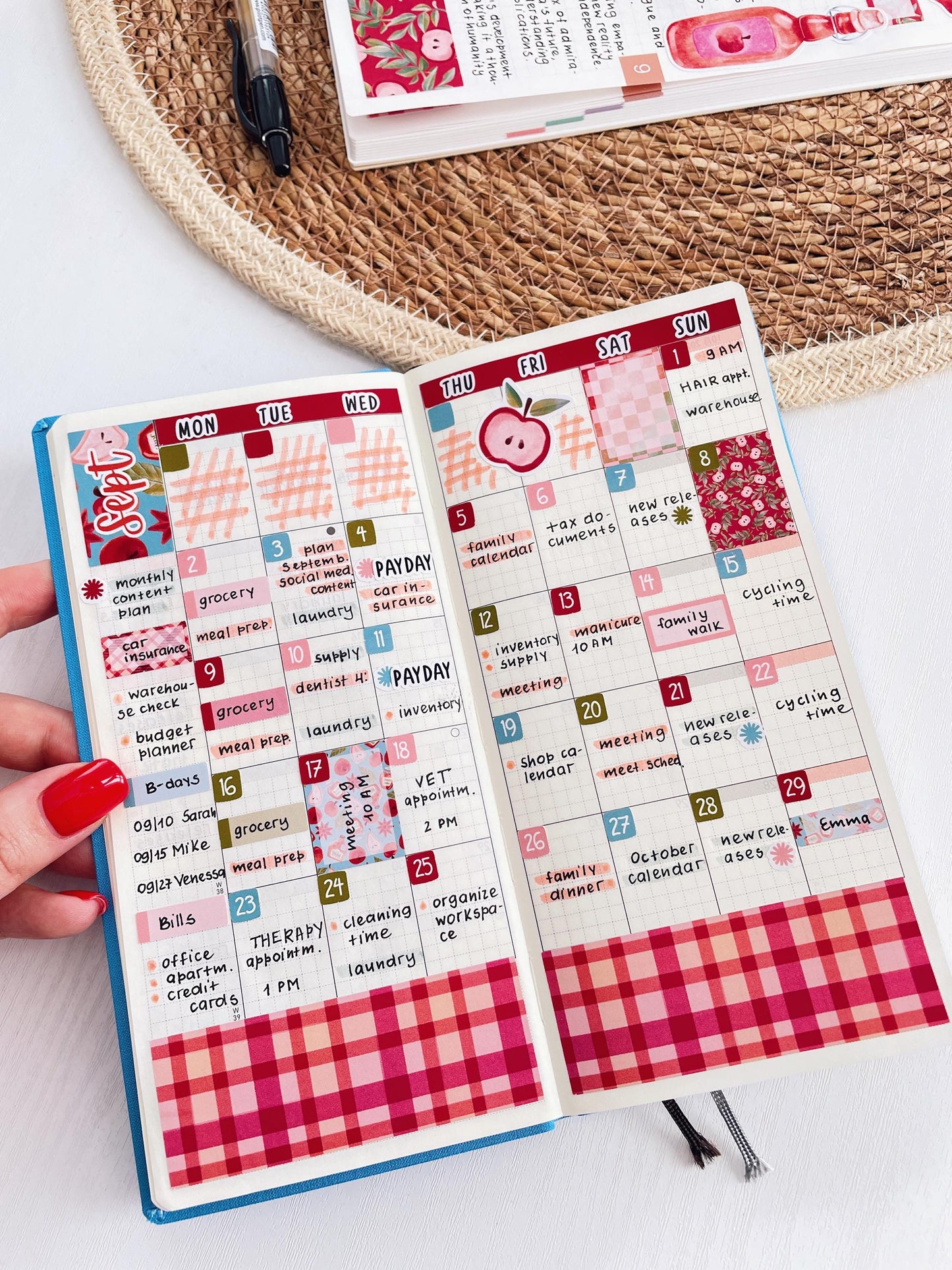 Kit 0204 Hobonichi Weeks – Monthly – Valentine's Garden - February